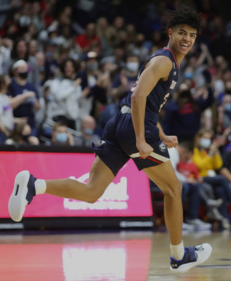 开云足球直播-关于步行者绝地反击立陶宛男篮，乔治·希尔送出助攻的信息