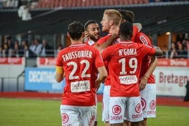 开云体育中国-里昂客场逼平巴黎，争夺联赛亚军席位的简单介绍