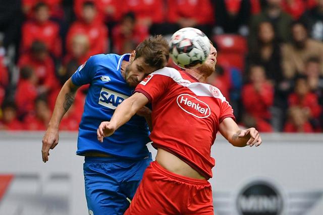 关于科隆主场逼平柏林赫塔，争夺激烈的信息