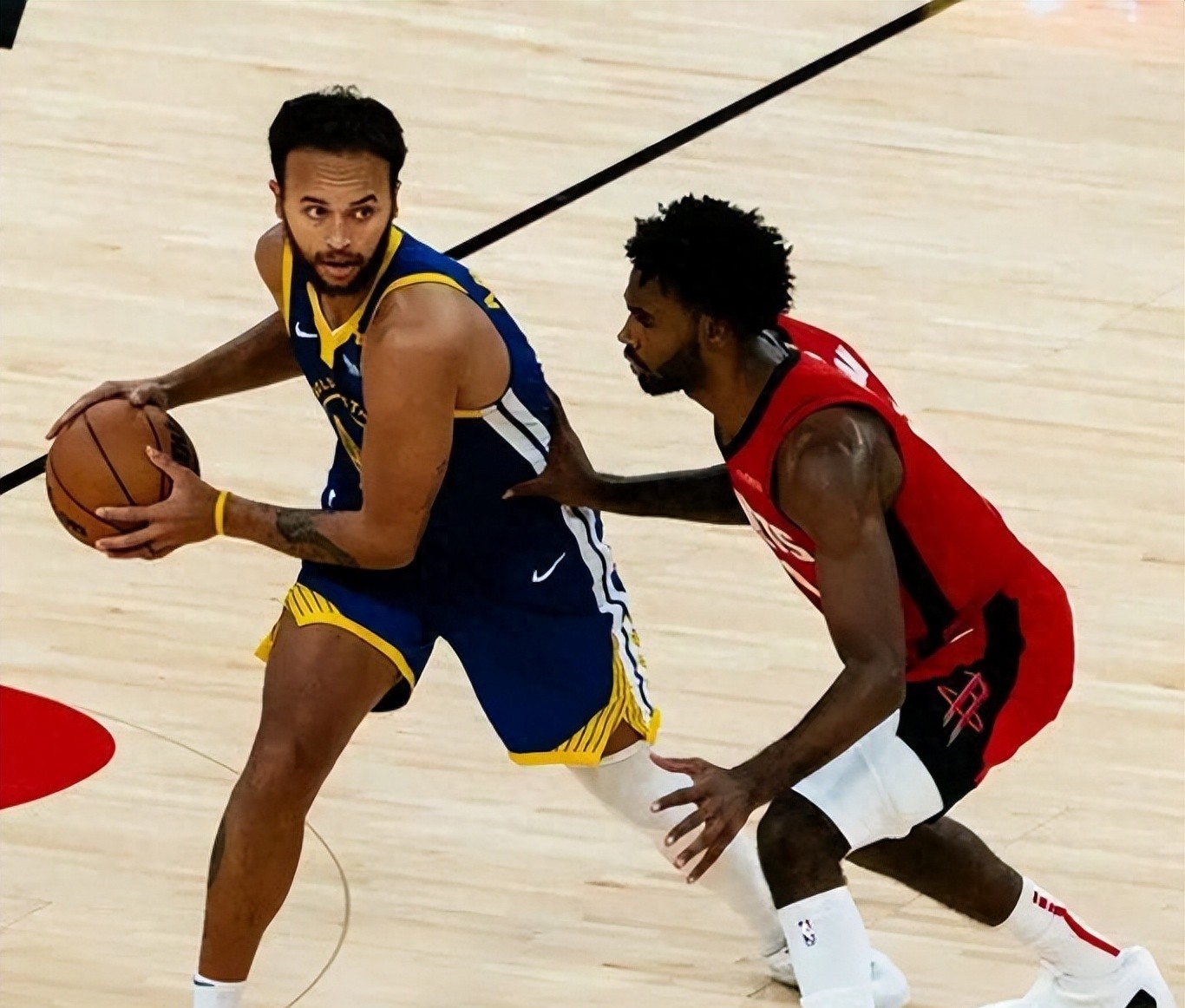 关于队长受伤后勇士队战绩大幅下滑，急需解决伤病问题的信息