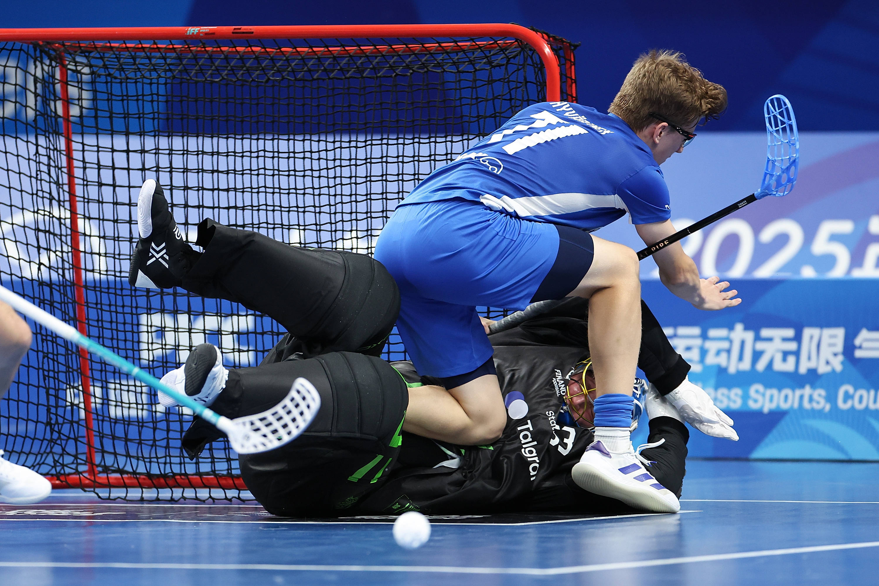 开云体育-芬兰队在比赛中表现出色，获得胜利