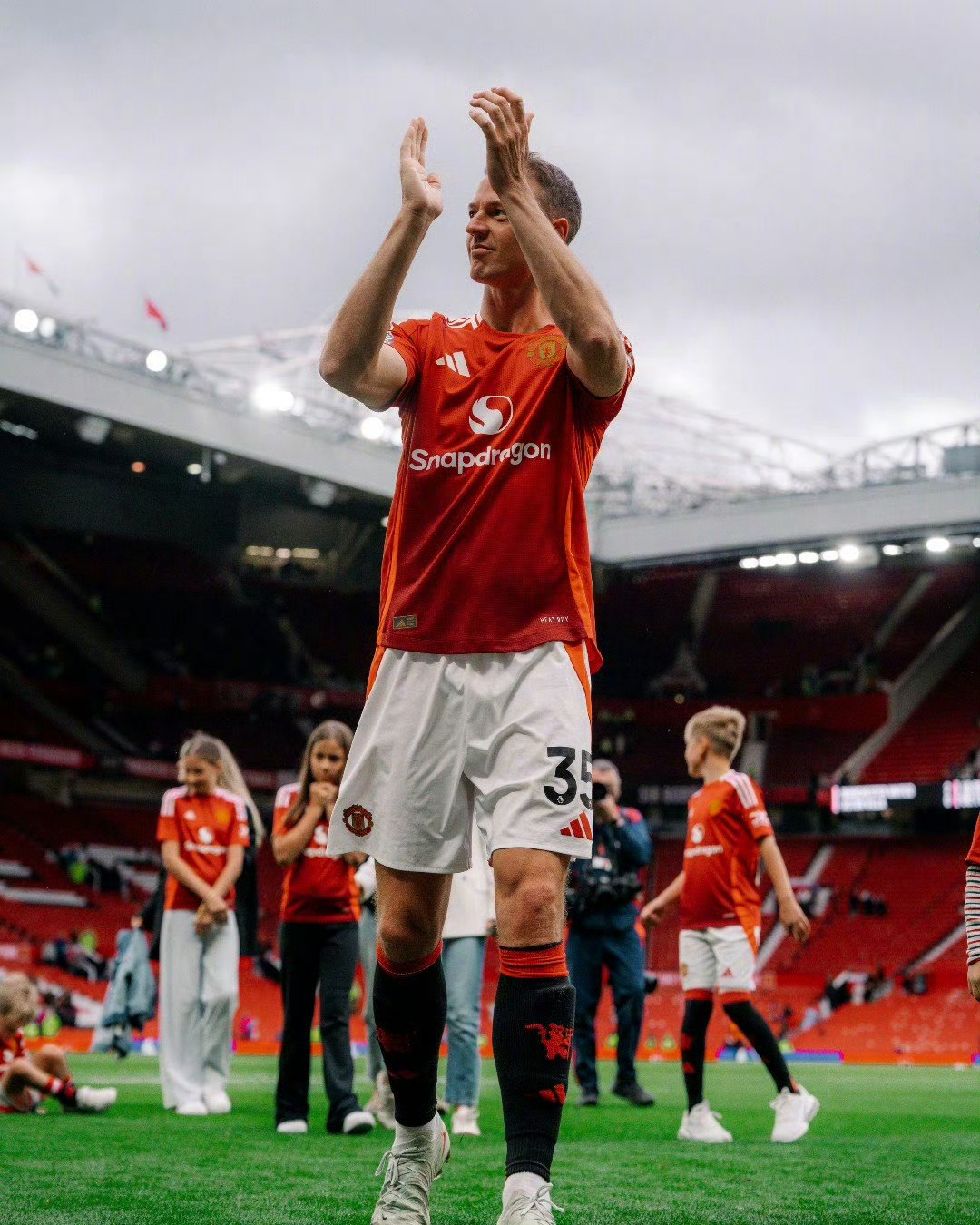 包含球员伤愈复出，备战欧洲联赛关键战的词条