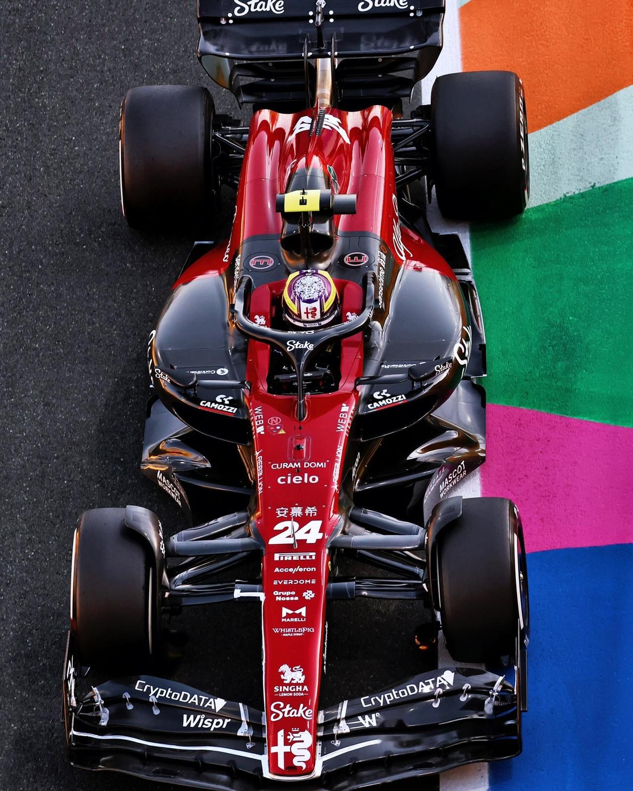 索伯车队鏖战红牛车队，皮亚斯特里关键制胜的简单介绍