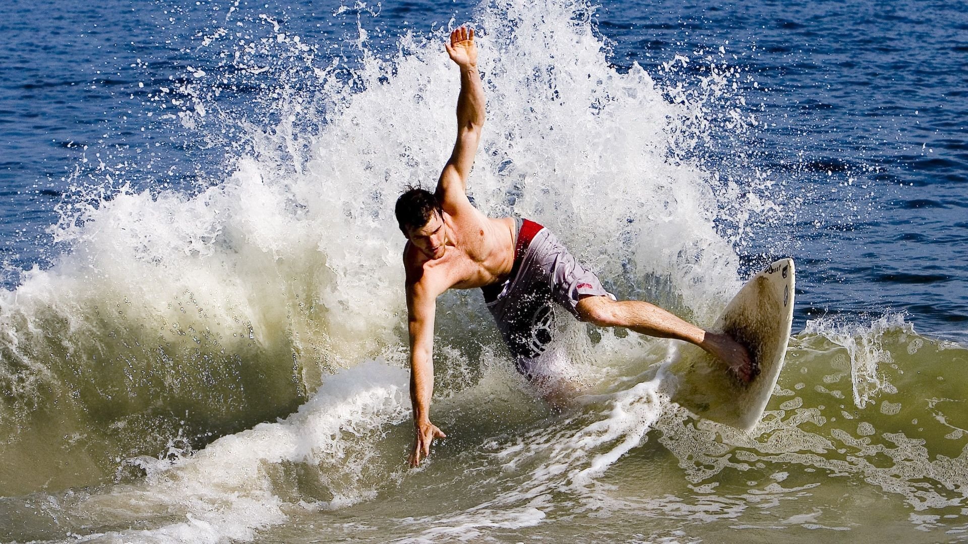 赛场双城记，意甲焦点战与快船收割掘金背后的竞技哲学