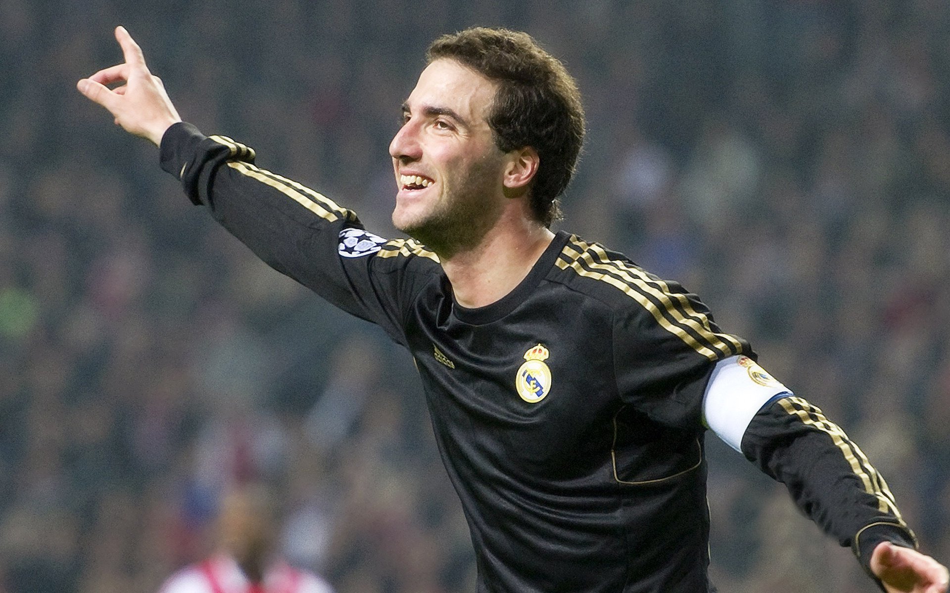 开云体育app-欧冠淘汰赛之夜，加克波如何成为利物浦的攻防转换核心