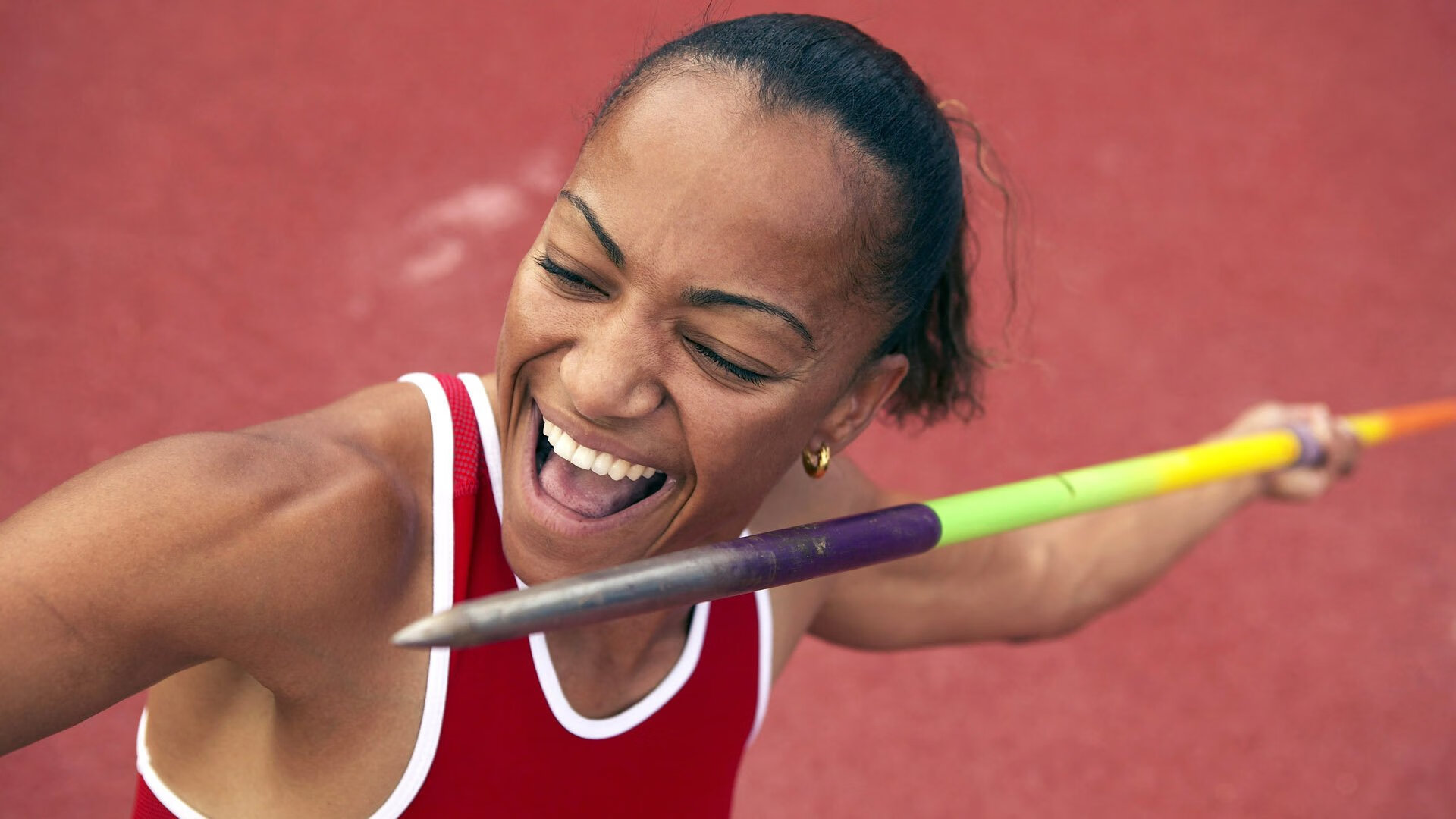 哥斯达黎加连续得分压制希腊，阿尔瓦雷斯在焦点战中证明自我价值