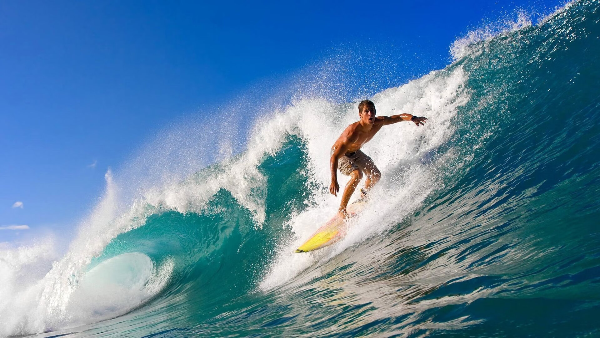 策略与坚韧的胜利，拉塞尔领军梅赛德斯上演惊天翻盘，力压阿斯顿马丁重返荣耀之巅